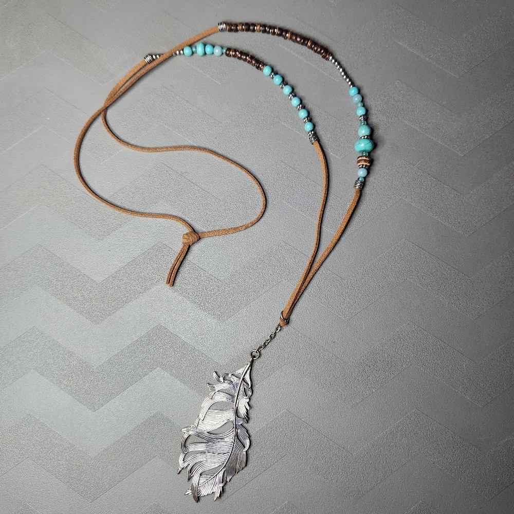 New Faux Suede Bead Feather Necklace